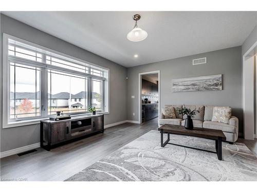 49 Keating Street, Guelph, ON - Indoor Photo Showing Living Room