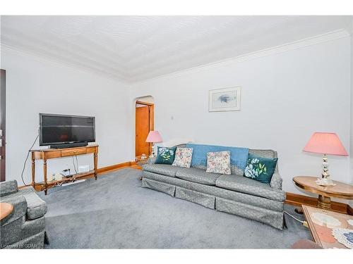 149 Bristol Street, Guelph, ON - Indoor Photo Showing Living Room