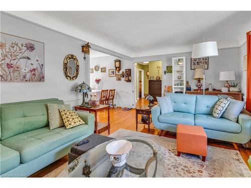 10 Collingwood Street, Guelph, ON - Indoor Photo Showing Living Room