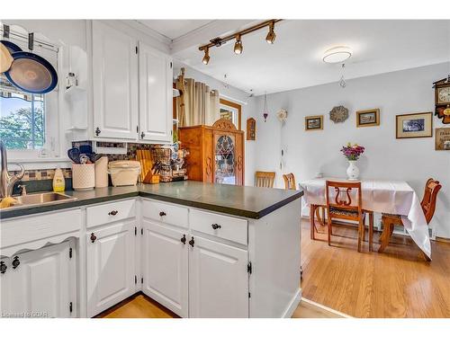 10 Collingwood Street, Guelph, ON - Indoor Photo Showing Kitchen