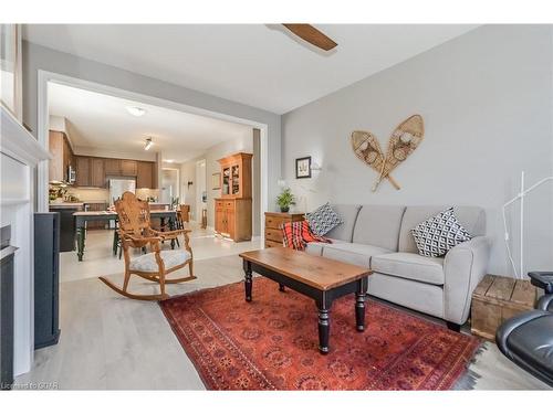 19 Middleton Avenue, Fergus, ON - Indoor Photo Showing Living Room