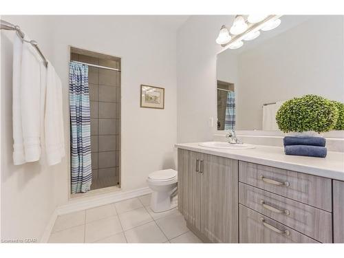 19 Middleton Avenue, Fergus, ON - Indoor Photo Showing Bathroom