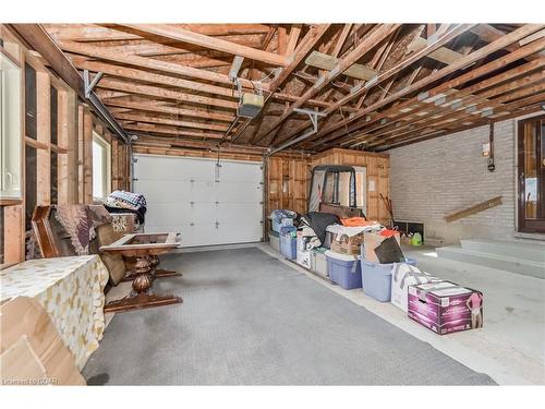 225 Irvine Street, Elora, ON - Indoor Photo Showing Garage