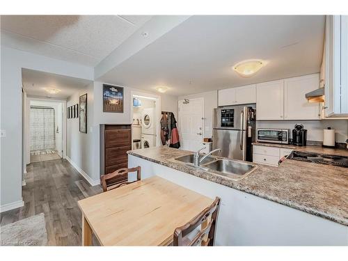 201-60 Lynnmore Street, Guelph, ON - Indoor Photo Showing Kitchen With Double Sink With Upgraded Kitchen