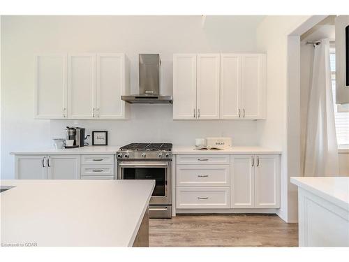 116 Harpin Way E, Fergus, ON - Indoor Photo Showing Kitchen