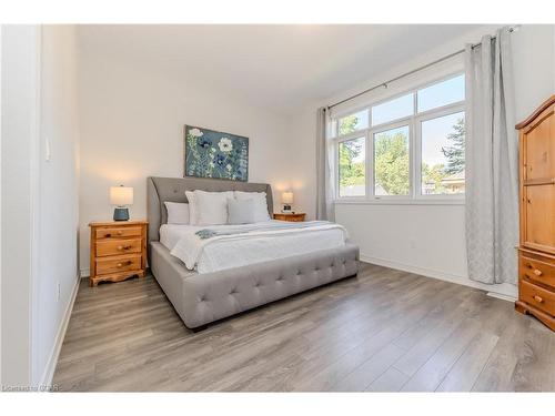 116 Harpin Way E, Fergus, ON - Indoor Photo Showing Bedroom