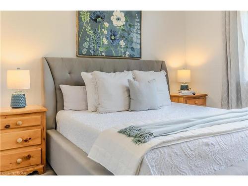 116 Harpin Way E, Fergus, ON - Indoor Photo Showing Bedroom