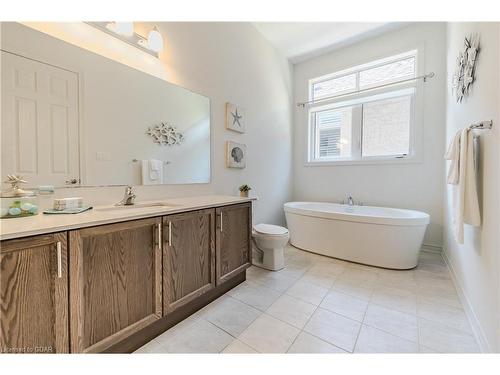 116 Harpin Way E, Fergus, ON - Indoor Photo Showing Bathroom