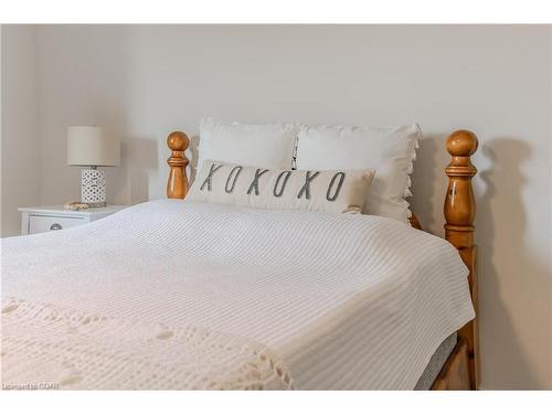 116 Harpin Way E, Fergus, ON - Indoor Photo Showing Bedroom