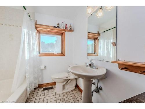 5822 2Nd Line, Orton, ON - Indoor Photo Showing Bathroom