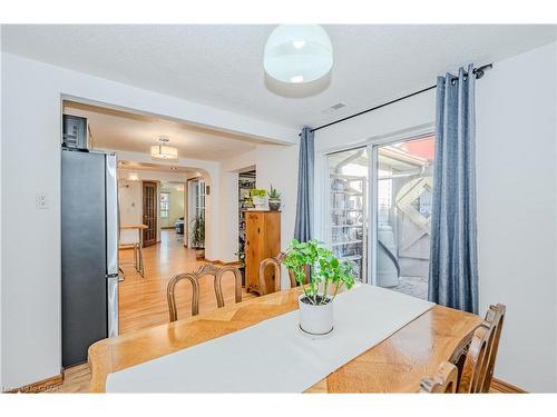 106/108 Kathleen Street, Guelph, ON - Indoor Photo Showing Dining Room