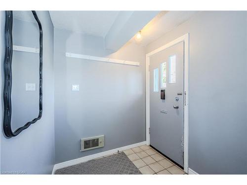 106/108 Kathleen Street, Guelph, ON - Indoor Photo Showing Other Room