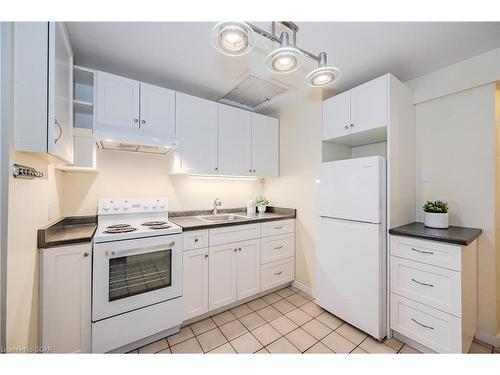 106/108 Kathleen Street, Guelph, ON - Indoor Photo Showing Kitchen