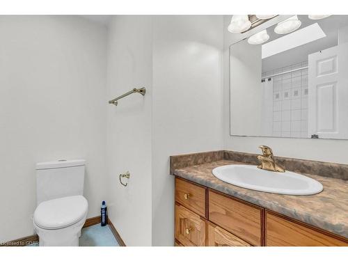 108 Woodborough Road, Guelph, ON - Indoor Photo Showing Bathroom