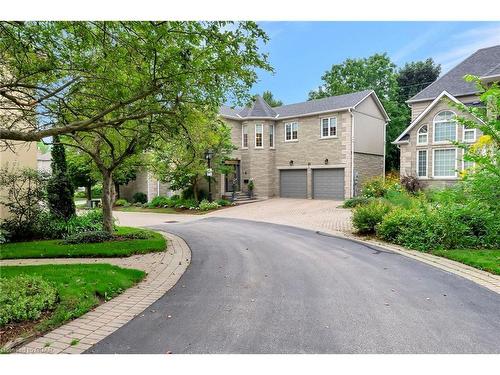 11-25 Manor Park Crescent, Guelph, ON - Outdoor With Facade