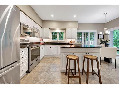 11-25 Manor Park Crescent, Guelph, ON - Indoor Photo Showing Kitchen With Upgraded Kitchen