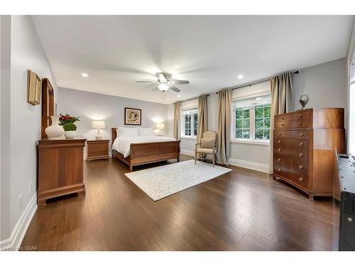 11-25 Manor Park Crescent, Guelph, ON - Indoor Photo Showing Bedroom