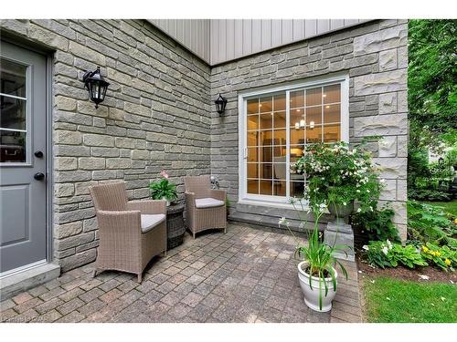 11-25 Manor Park Crescent, Guelph, ON - Outdoor With Exterior