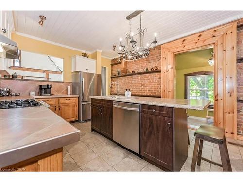 230 St Andrew Street E, Fergus, ON - Indoor Photo Showing Kitchen