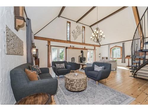 230 St Andrew Street E, Fergus, ON - Indoor Photo Showing Living Room