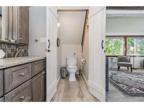 230 St Andrew Street E, Fergus, ON - Indoor Photo Showing Bathroom