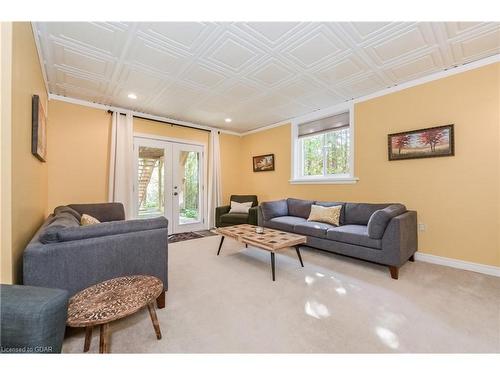 230 St Andrew Street E, Fergus, ON - Indoor Photo Showing Living Room