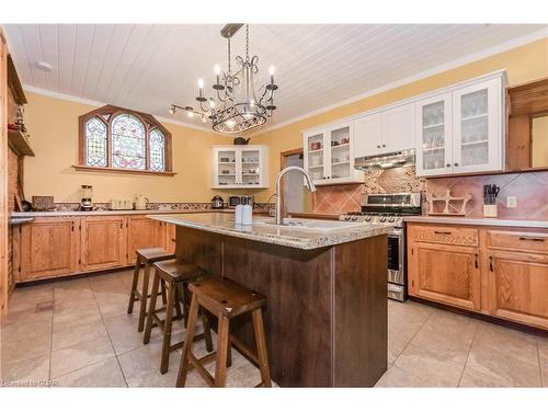 230 St Andrew Street E, Fergus, ON - Indoor Photo Showing Kitchen