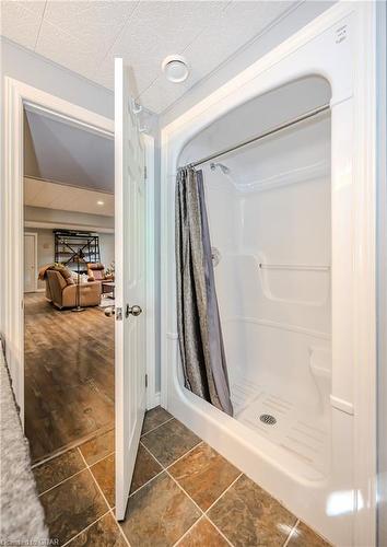 953 St David Street N, Fergus, ON - Indoor Photo Showing Bathroom