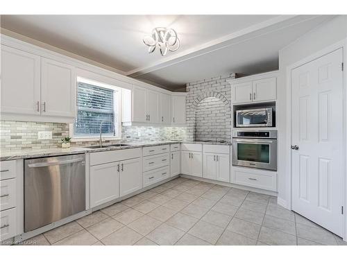 880 Goshen Road, Tillsonburg, ON - Indoor Photo Showing Kitchen