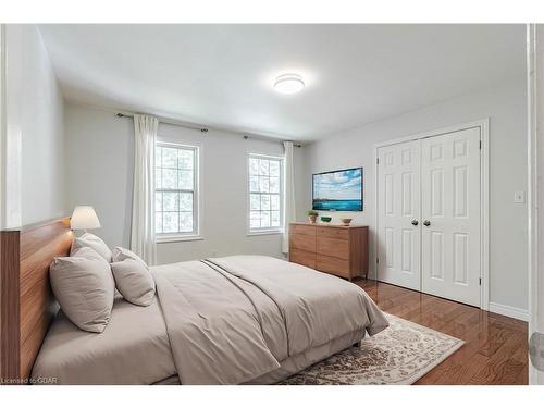 880 Goshen Road, Tillsonburg, ON - Indoor Photo Showing Bedroom