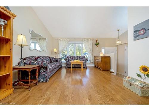 119 Lou'S Boulevard, Rockwood, ON - Indoor Photo Showing Living Room