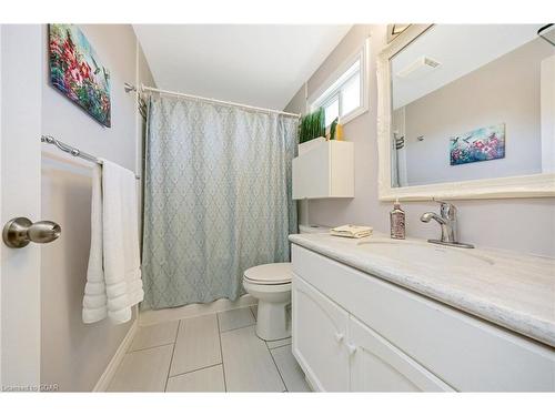 119 Lou'S Boulevard, Rockwood, ON - Indoor Photo Showing Bathroom