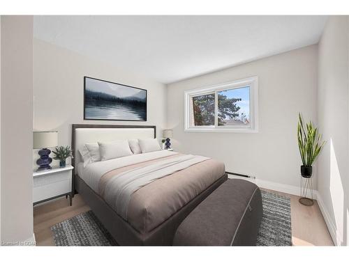 165-2050 Upper Middle Road, Burlington, ON - Indoor Photo Showing Bedroom