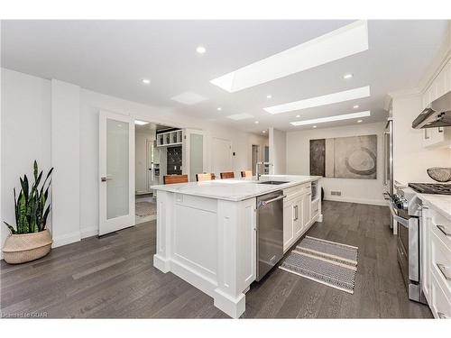 11 Farnham Road, Puslinch, ON - Indoor Photo Showing Kitchen