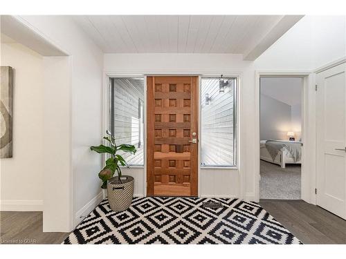 11 Farnham Road, Puslinch, ON - Indoor Photo Showing Bedroom