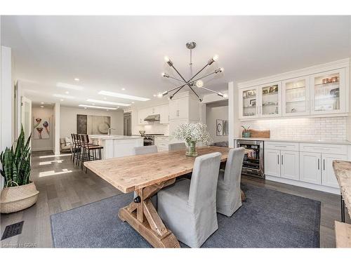 11 Farnham Road, Puslinch, ON - Indoor Photo Showing Dining Room