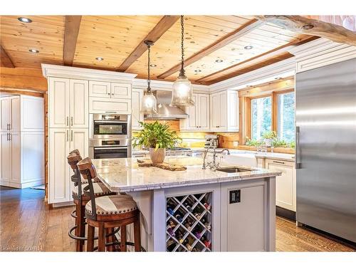 9209 27 Sideroad, Erin, ON - Indoor Photo Showing Kitchen With Upgraded Kitchen