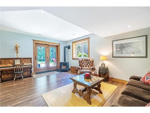 9209 27 Sideroad, Erin, ON - Indoor Photo Showing Living Room