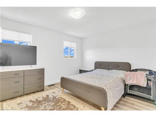 7 Drohan Drive, Guelph, ON - Indoor Photo Showing Bedroom