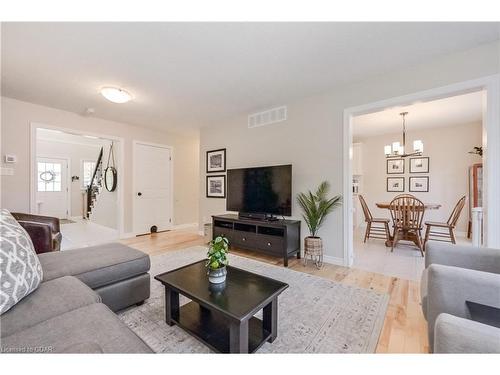 103 Halls Drive, Elora, ON - Indoor Photo Showing Living Room