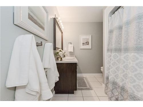 103 Halls Drive, Elora, ON - Indoor Photo Showing Bathroom