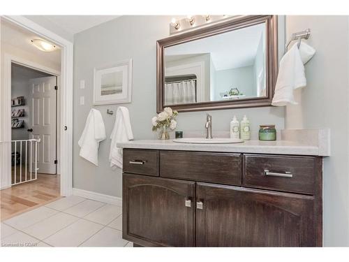 103 Halls Drive, Elora, ON - Indoor Photo Showing Bathroom