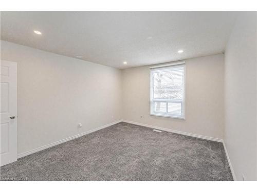 7-125 Janefield Avenue, Guelph, ON - Indoor Photo Showing Other Room