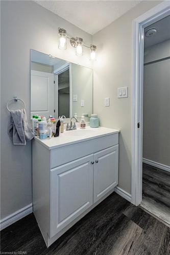 7-125 Janefield Avenue, Guelph, ON - Indoor Photo Showing Bathroom