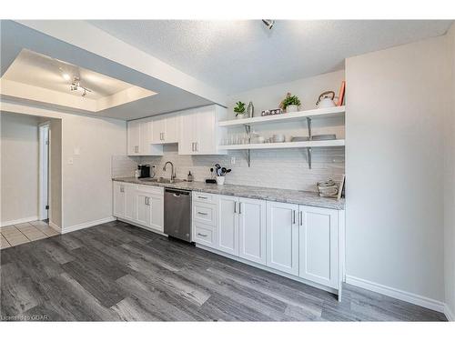 7-125 Janefield Avenue, Guelph, ON - Indoor Photo Showing Kitchen