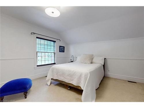 170 West Street N, Orillia, ON - Indoor Photo Showing Bedroom