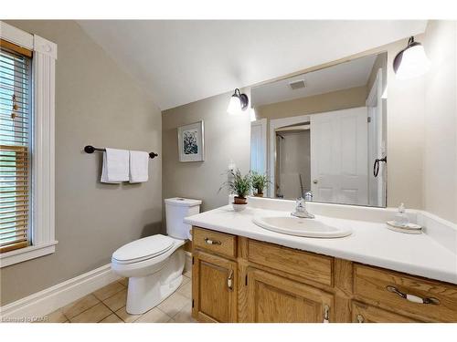 170 West Street N, Orillia, ON - Indoor Photo Showing Bathroom