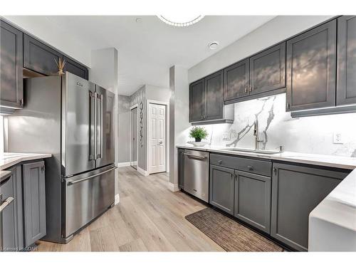 108-71 Bayberry Drive, Guelph, ON - Indoor Photo Showing Kitchen With Stainless Steel Kitchen