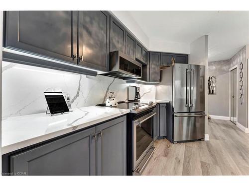 108-71 Bayberry Drive, Guelph, ON - Indoor Photo Showing Kitchen With Stainless Steel Kitchen