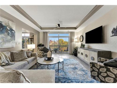 108-71 Bayberry Drive, Guelph, ON - Indoor Photo Showing Living Room